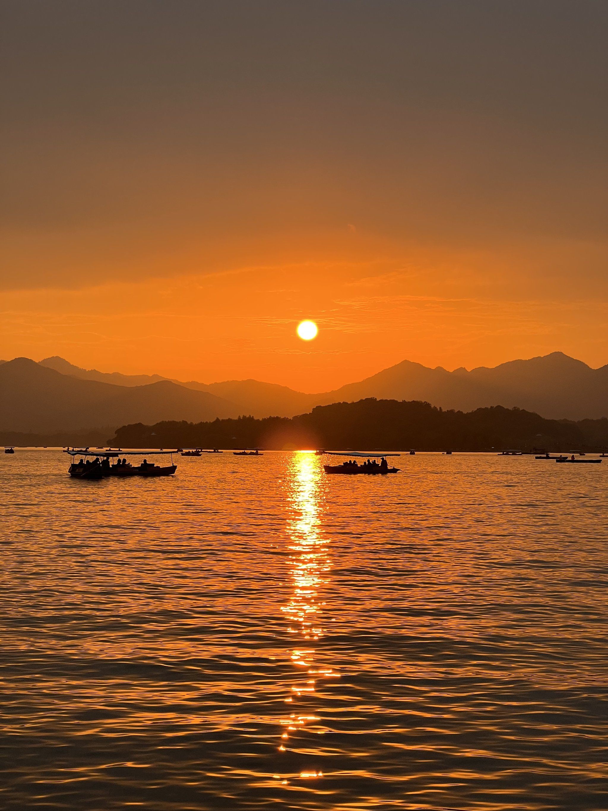 《小预算,大世界:月付仅需一杯咖啡钱,开启你的专属游戏服务器!》